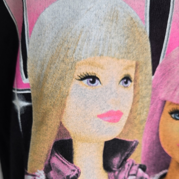 🎄 Barbie NWT graphic short sleeve t-shirt Medium Large black pink - Picture 7 of 17